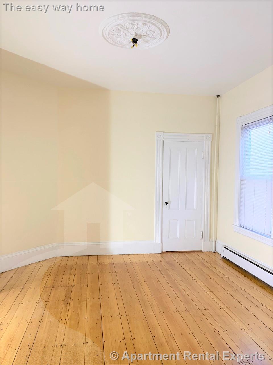 547 Broadway, Ball Square