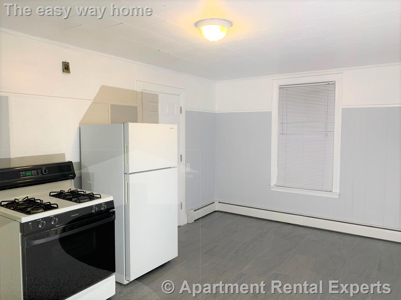 547 Broadway, Ball Square