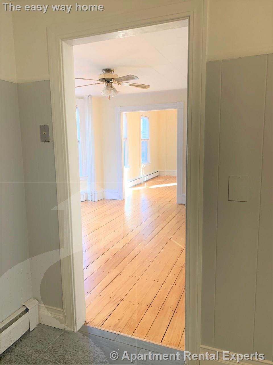 547 Broadway, Ball Square