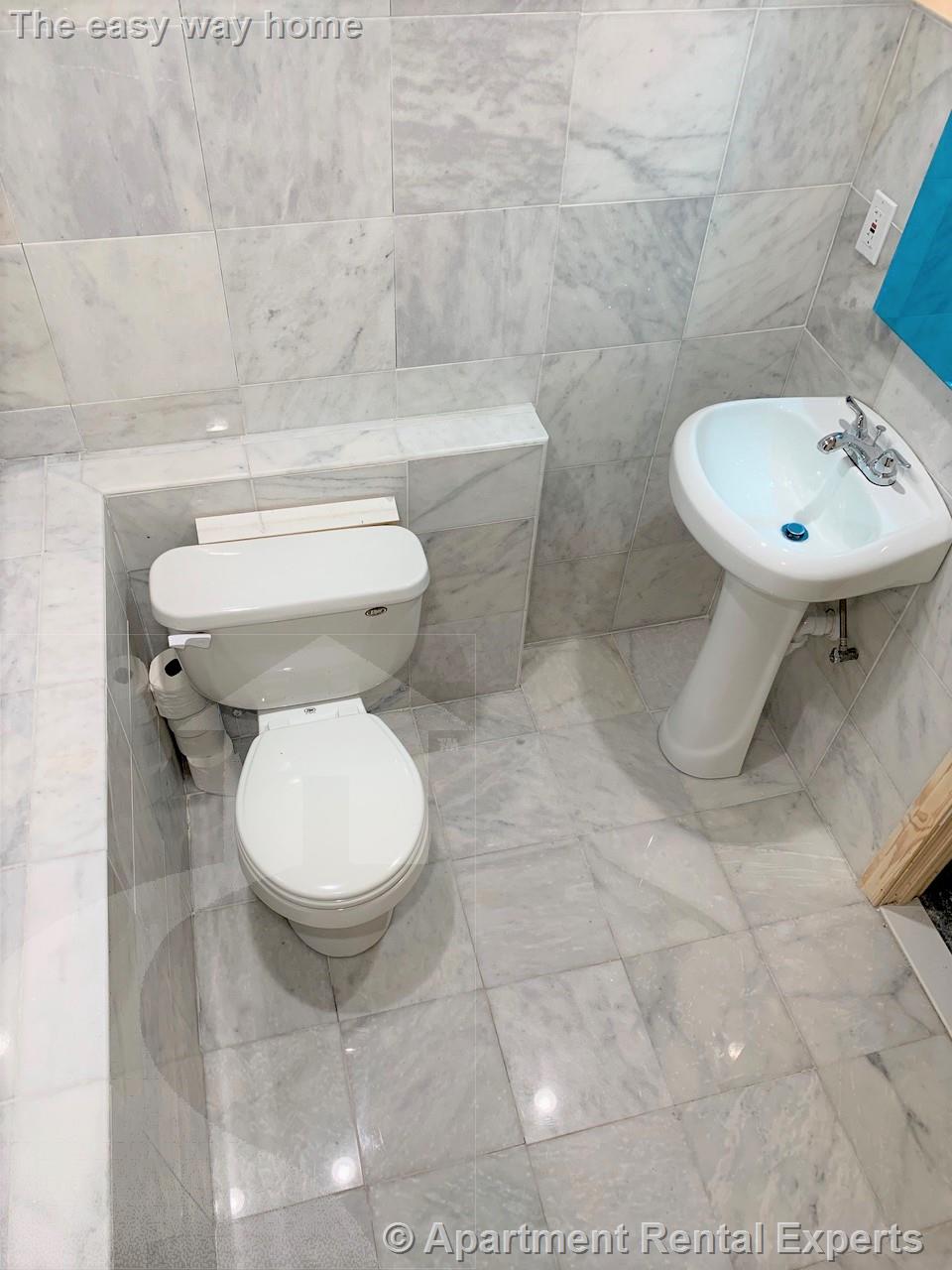 547 Broadway, Ball Square