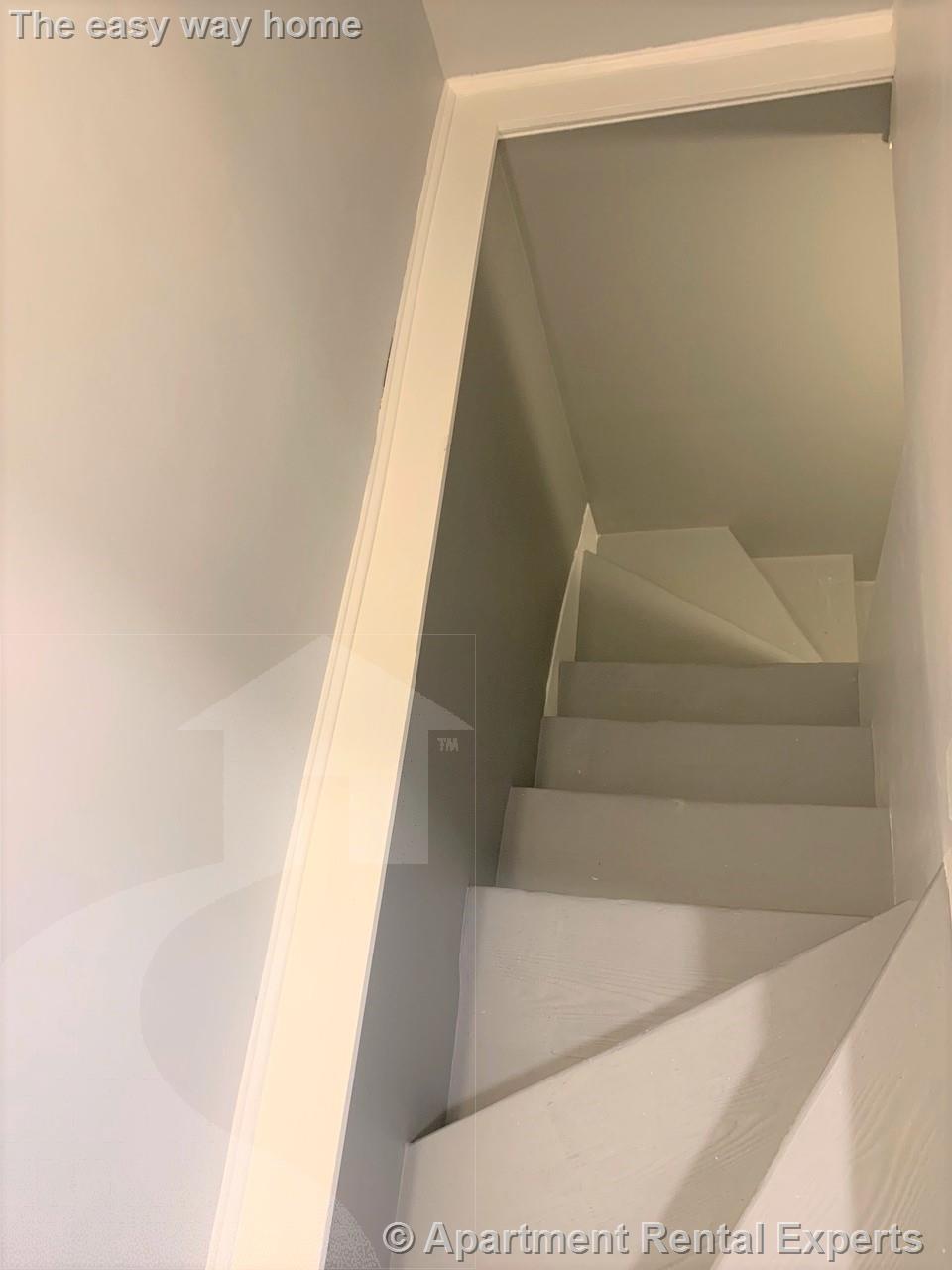 547 Broadway, Ball Square