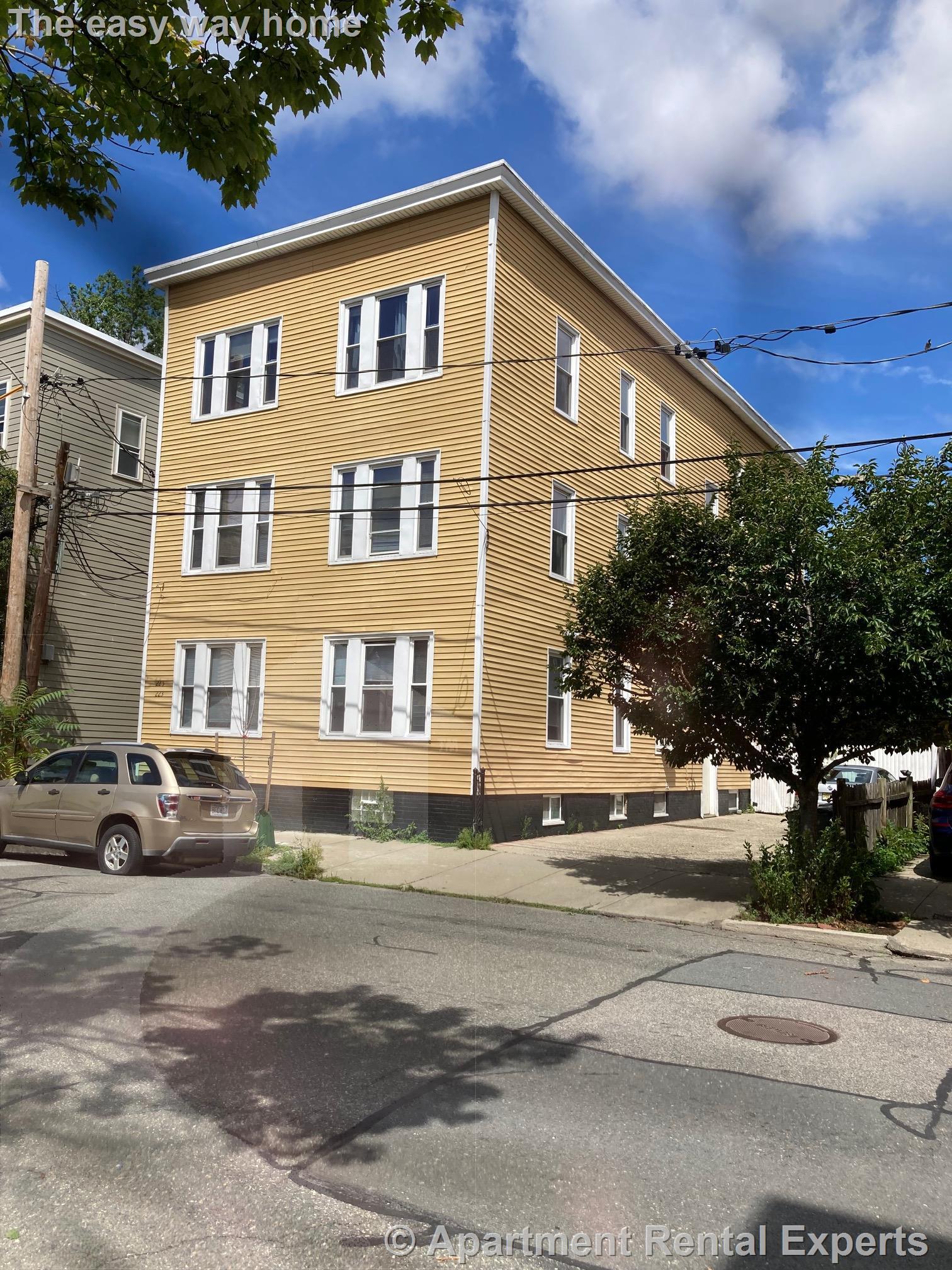 223 Charles St, East Cambridge