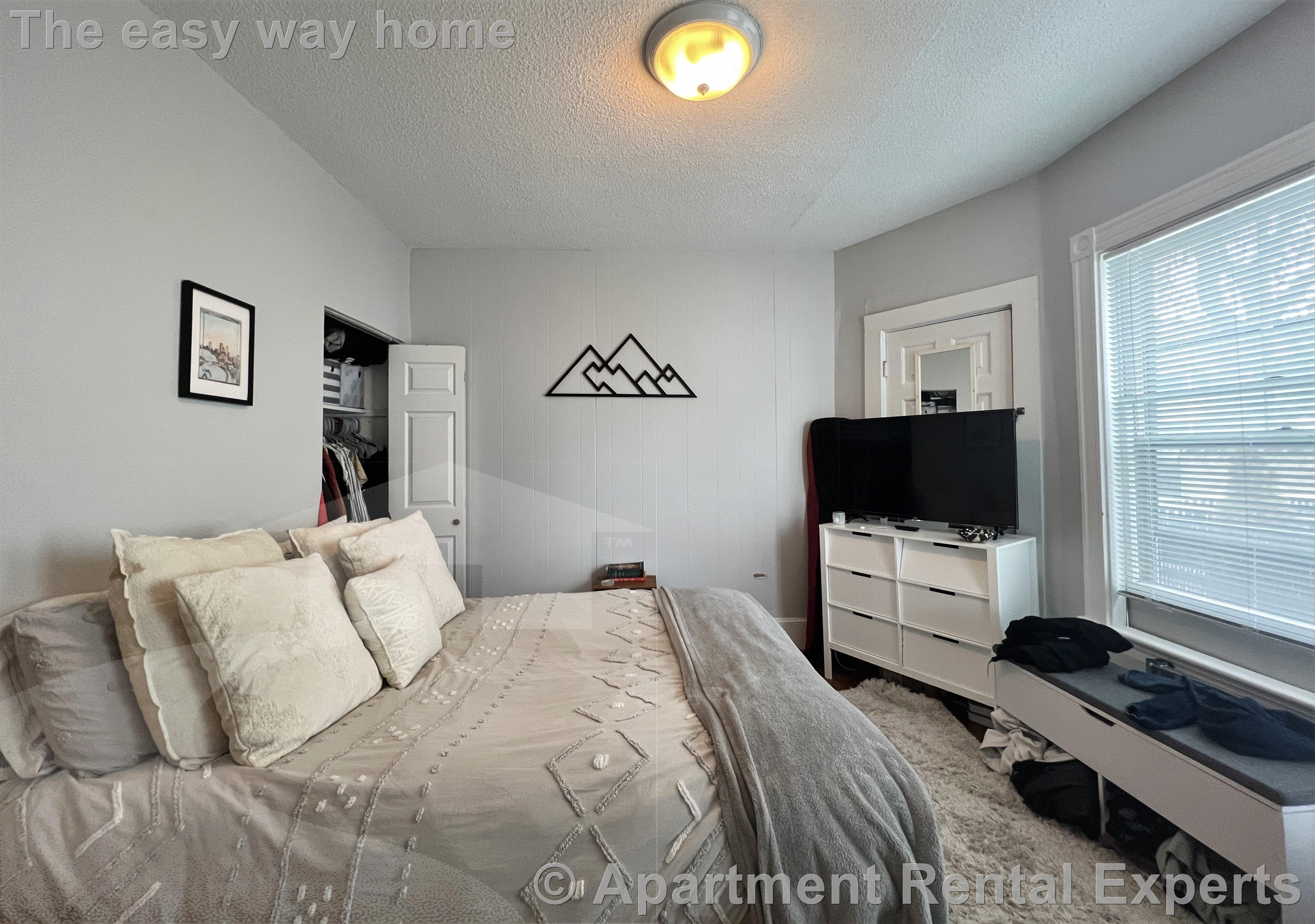 69 Raymond Ave, Tufts