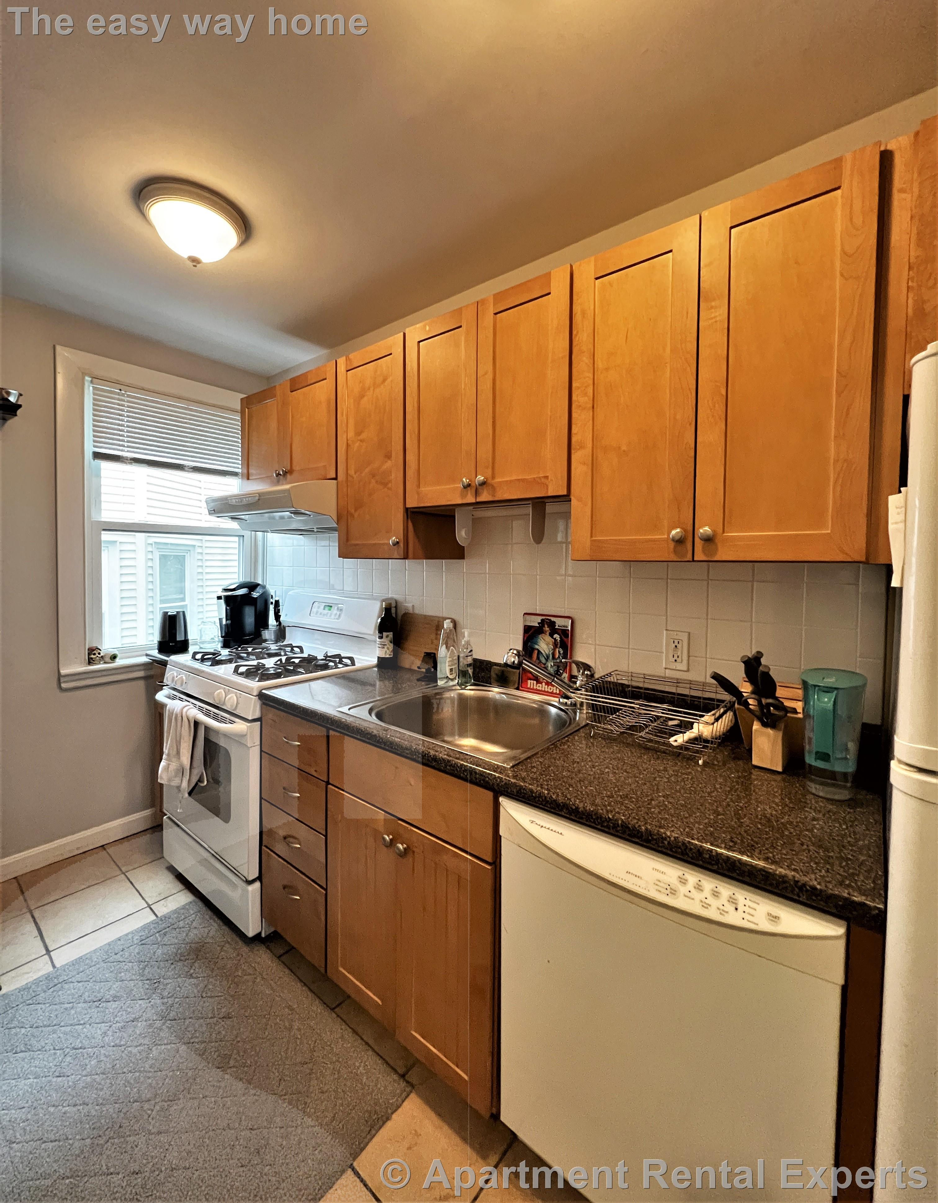 69 Raymond Ave, Tufts