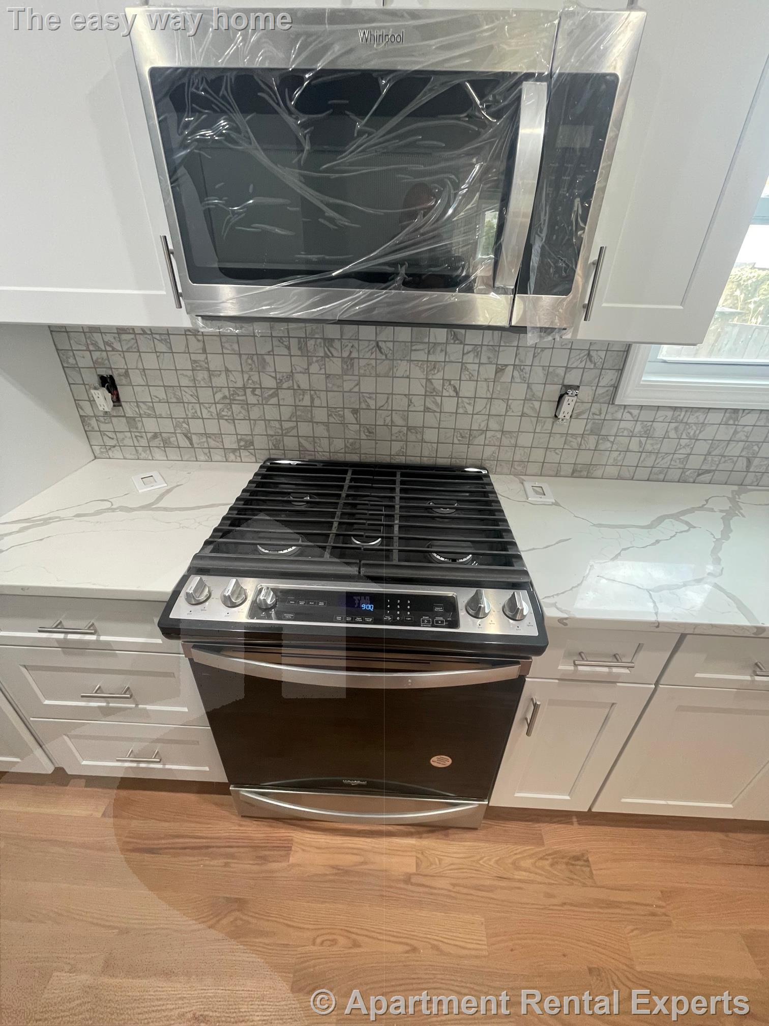 1 Theriault Ct, North Cambridge