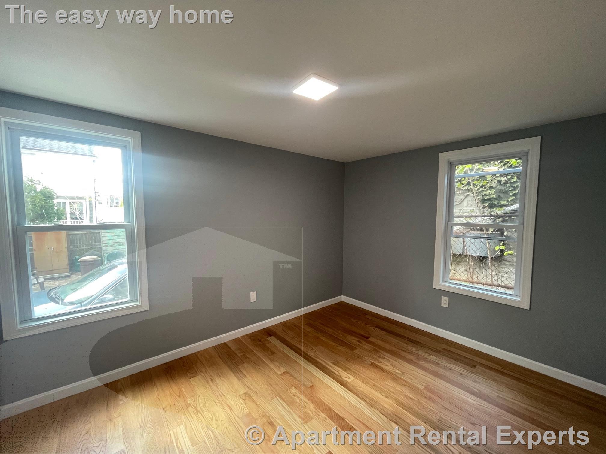 1 Theriault Ct, North Cambridge