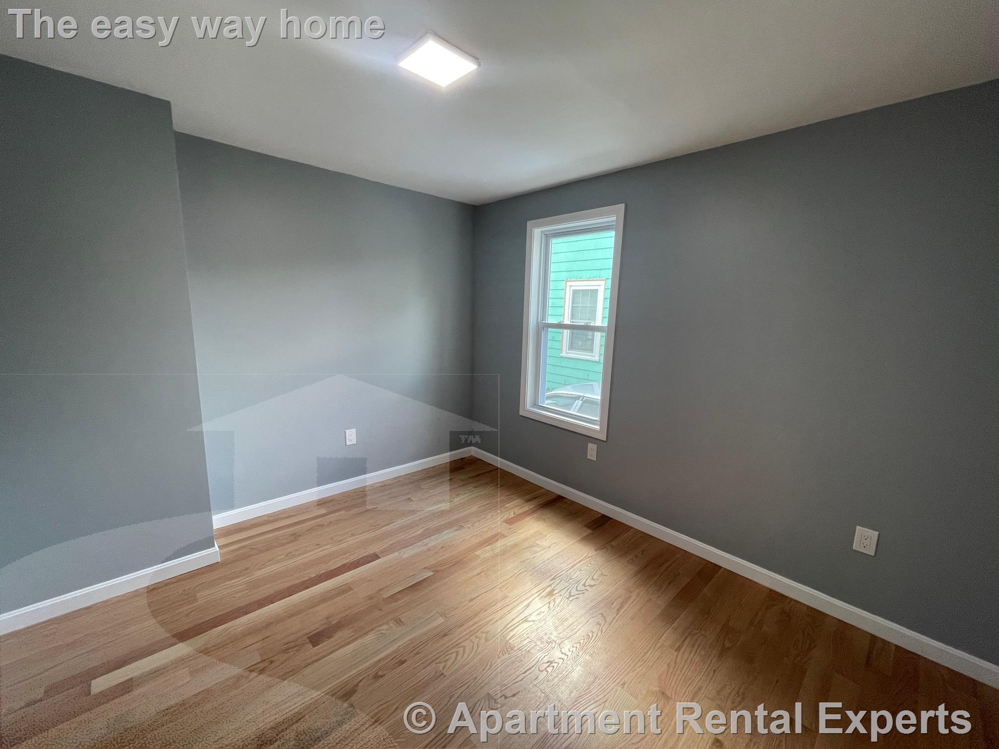 1 Theriault Ct, North Cambridge