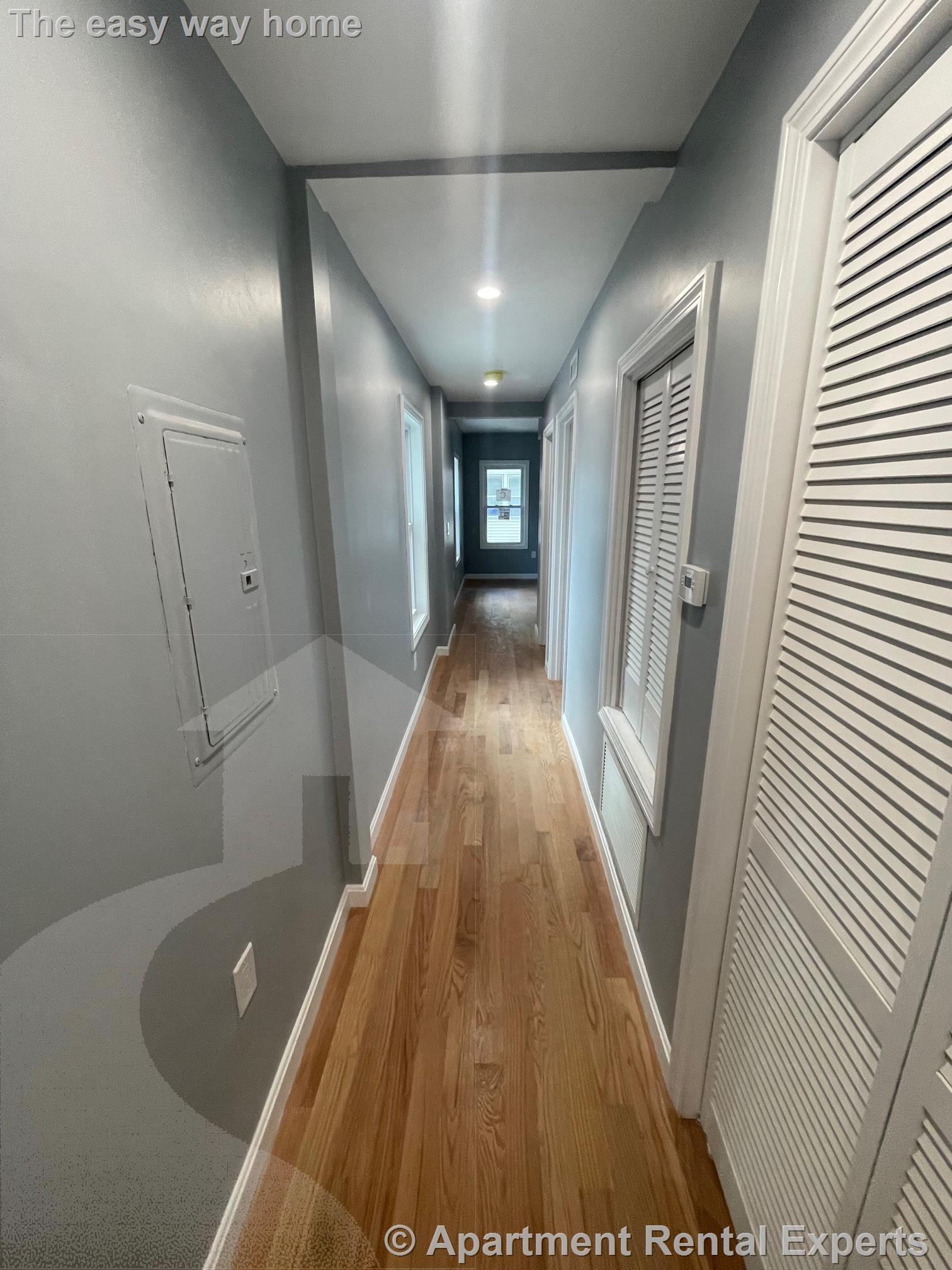 1 Theriault Ct, North Cambridge