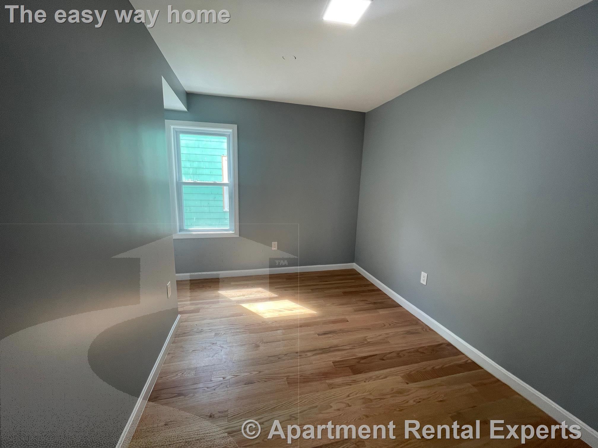 1 Theriault Ct, North Cambridge