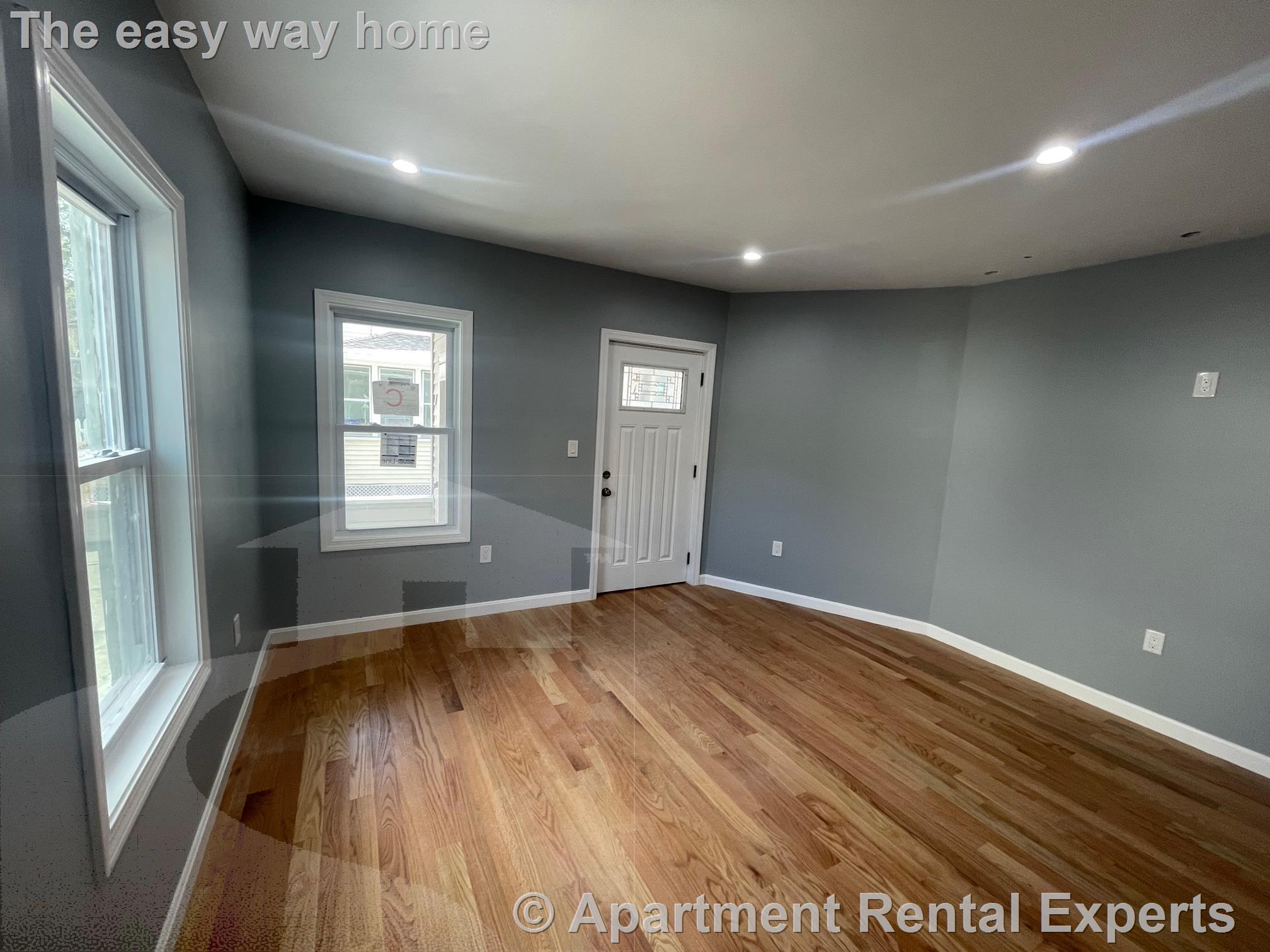 1 Theriault Ct, North Cambridge