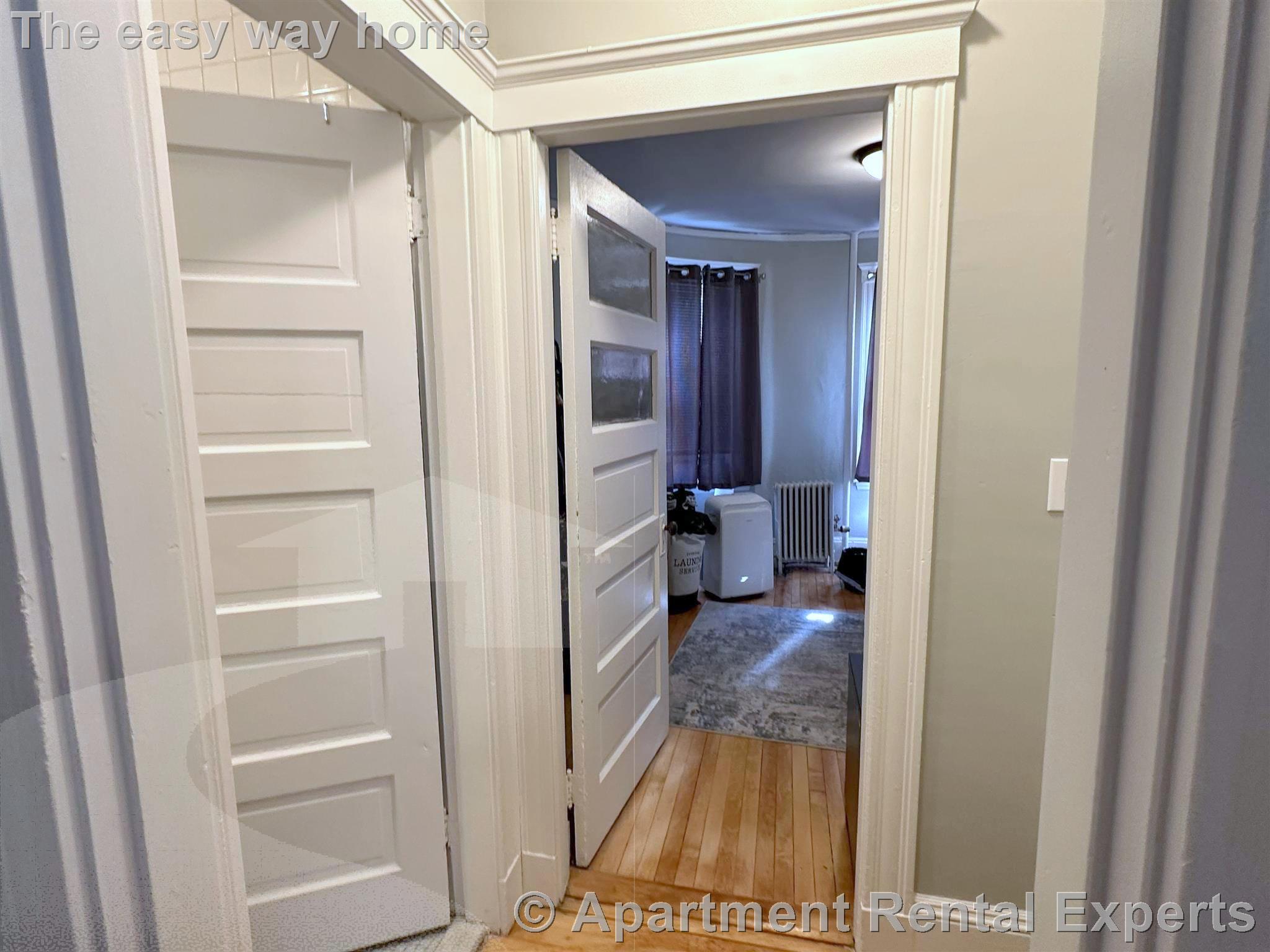 269 Huron Ave, Huron Village