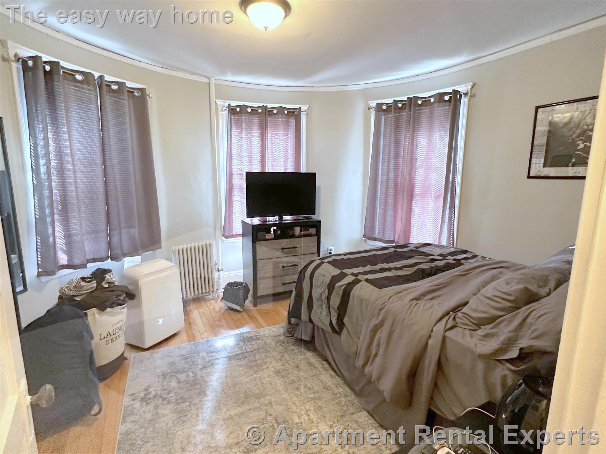 269 Huron Ave, Huron Village