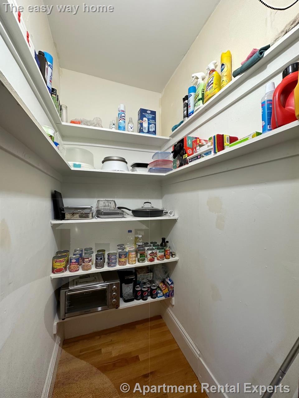 35 School St, Everett