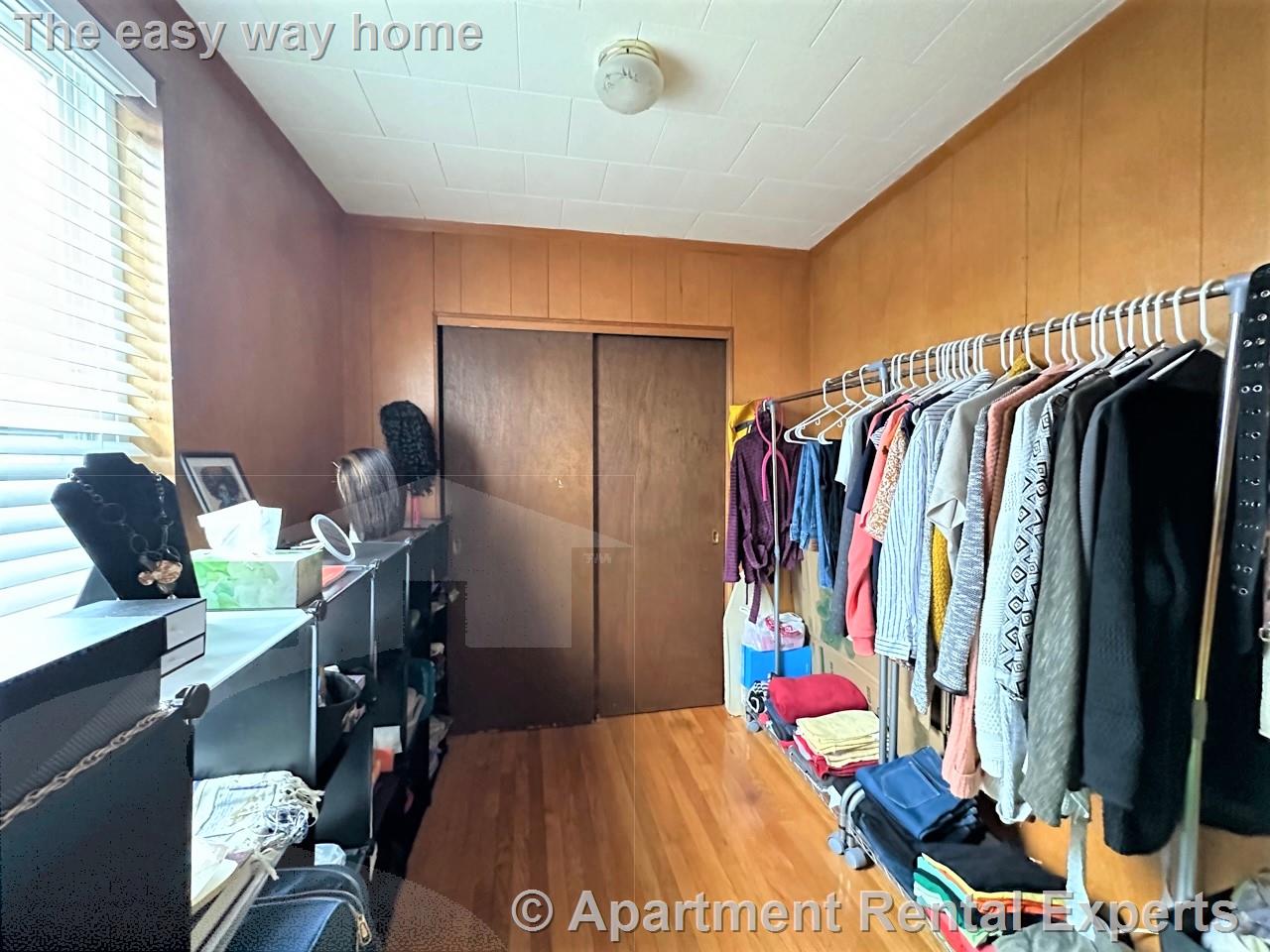 35 School St, Everett