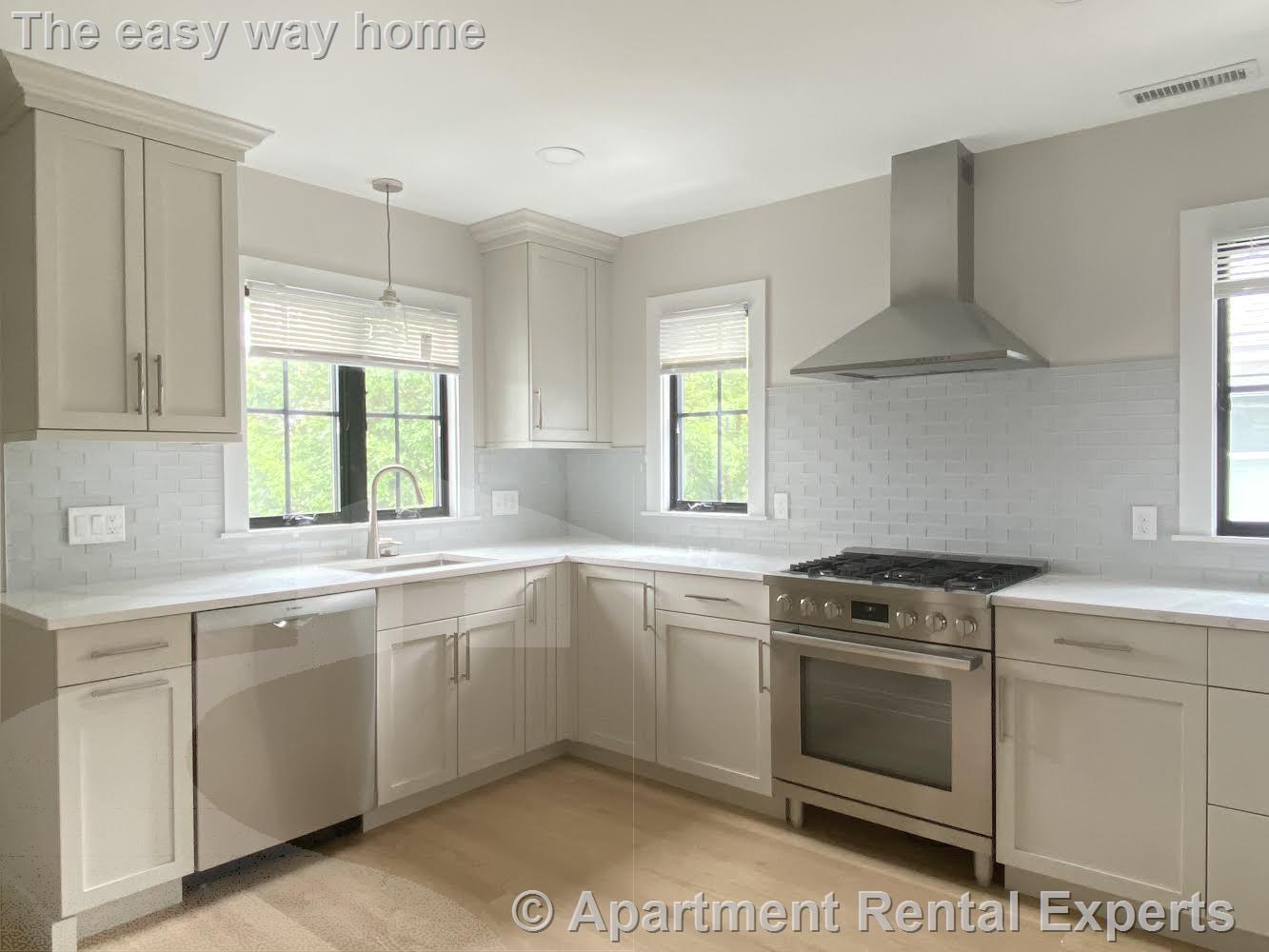 33 Brimmer St, Belmont Line