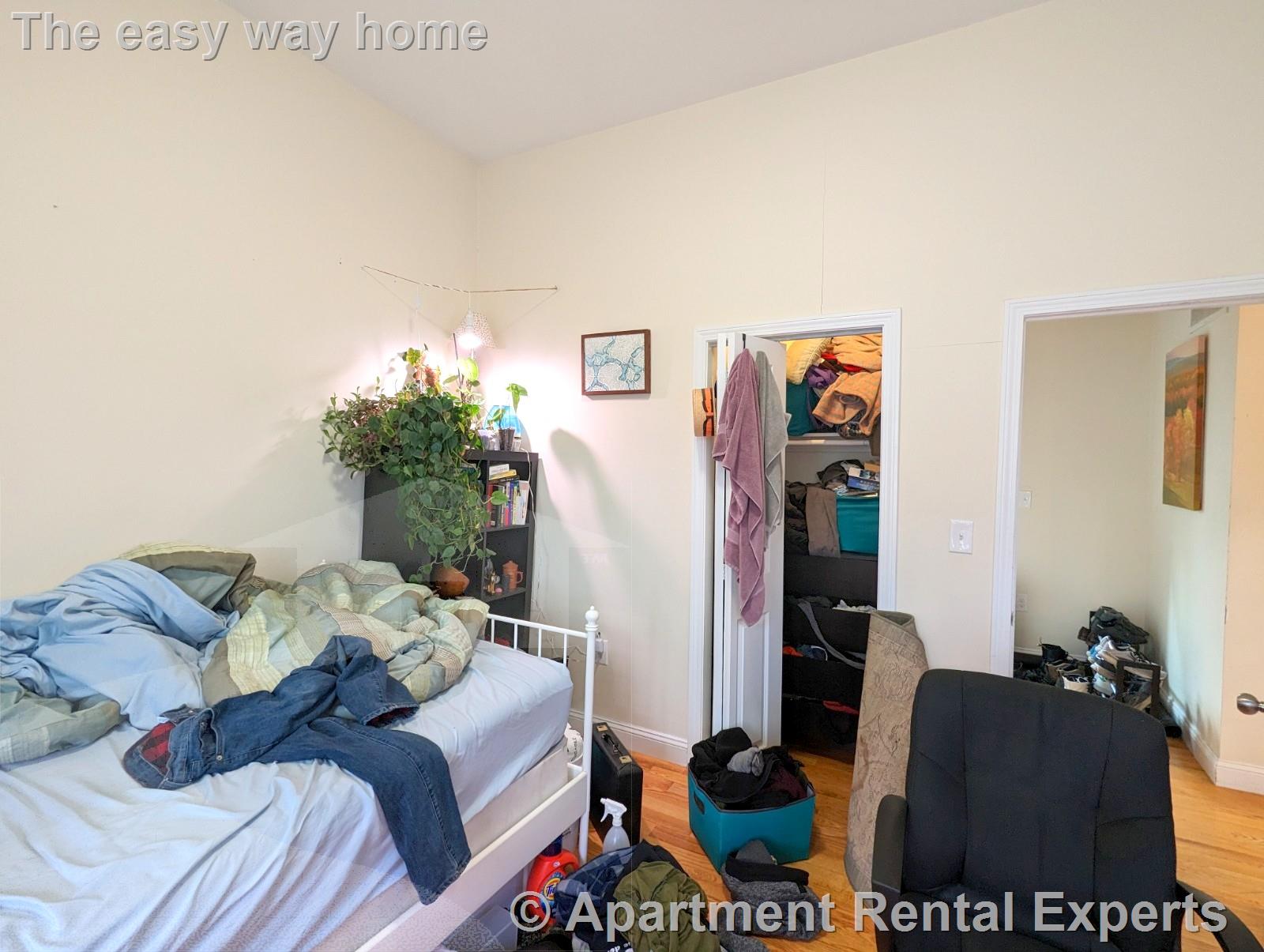 142 Holland St, Davis Square