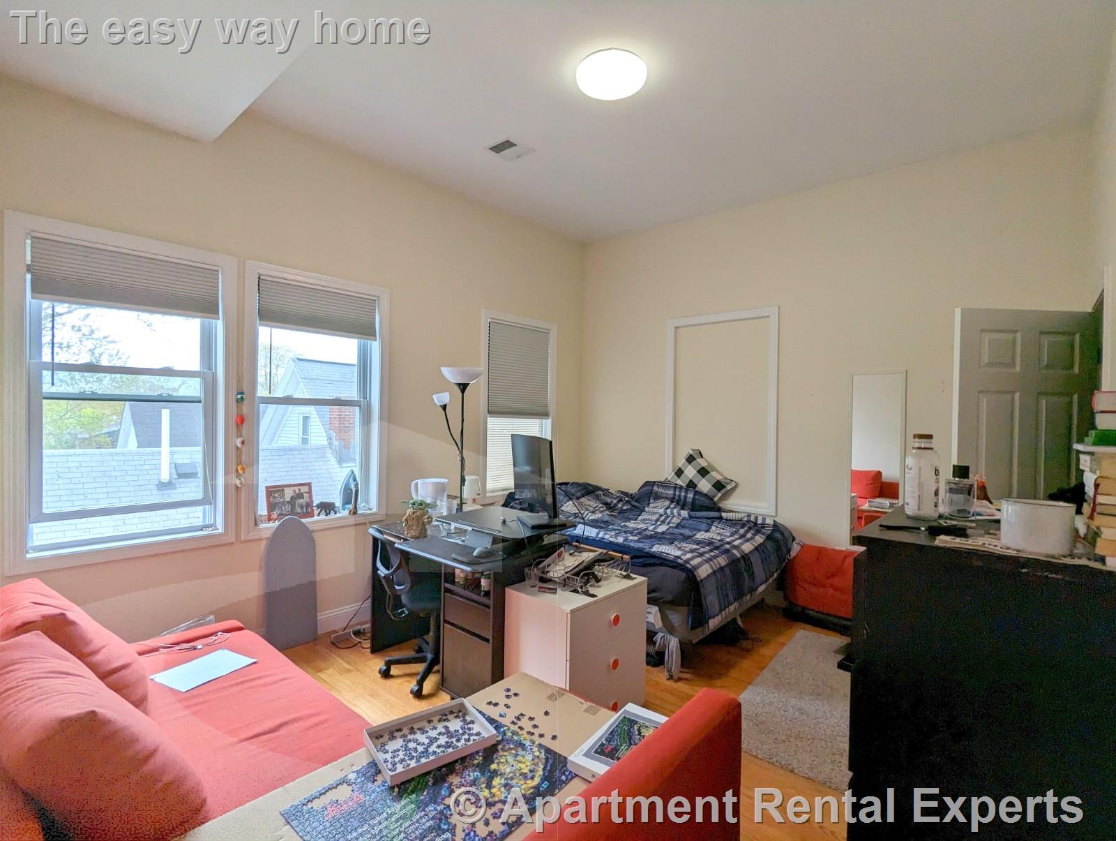 142 Holland St, Davis Square