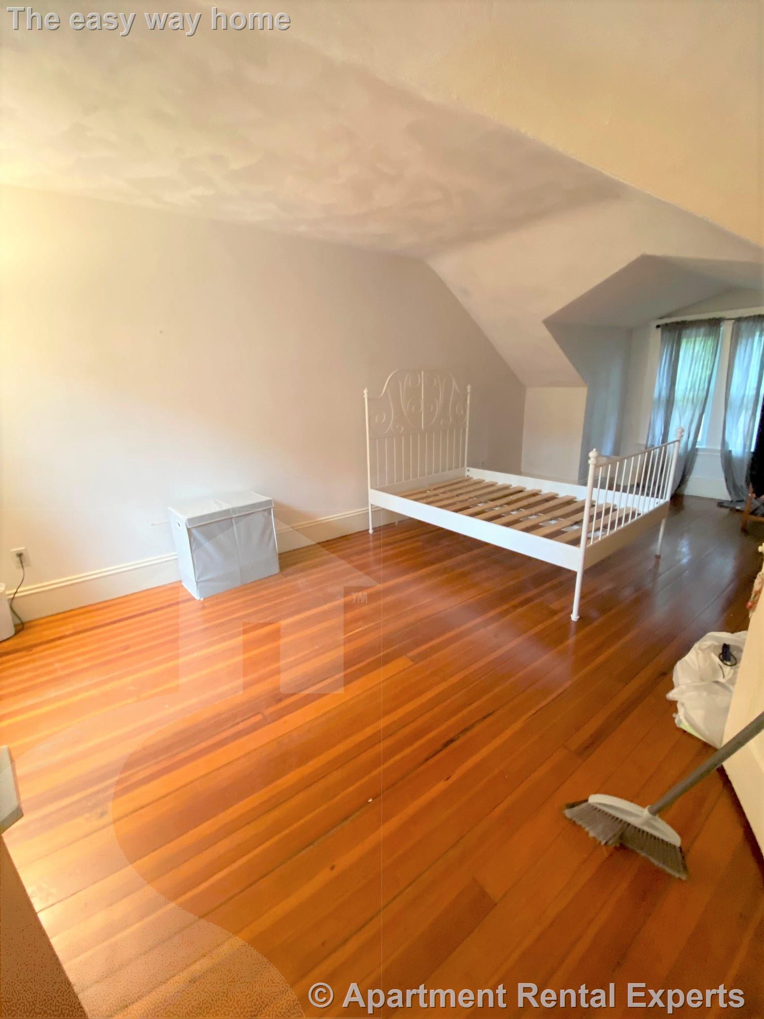 9 Everett St, Harvard Square