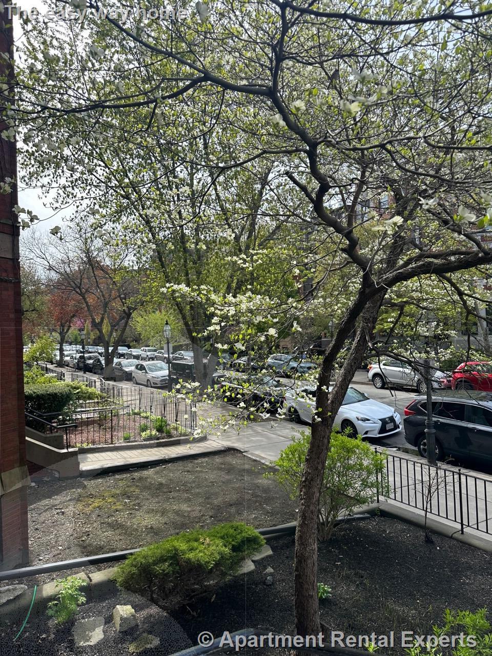 370 Marlborough St, Back Bay