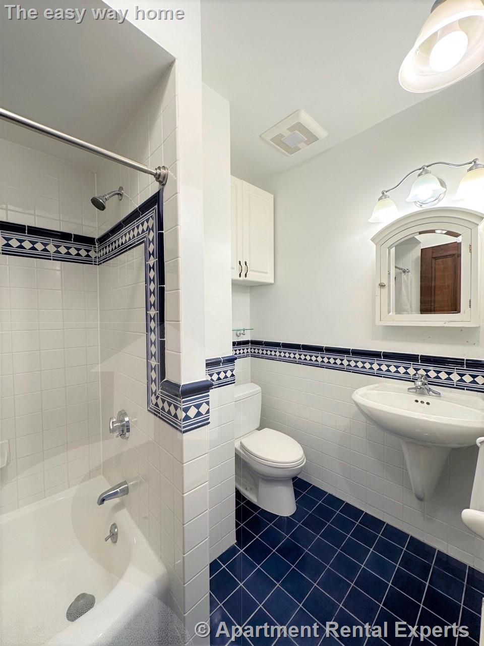 370 Marlborough St, Back Bay