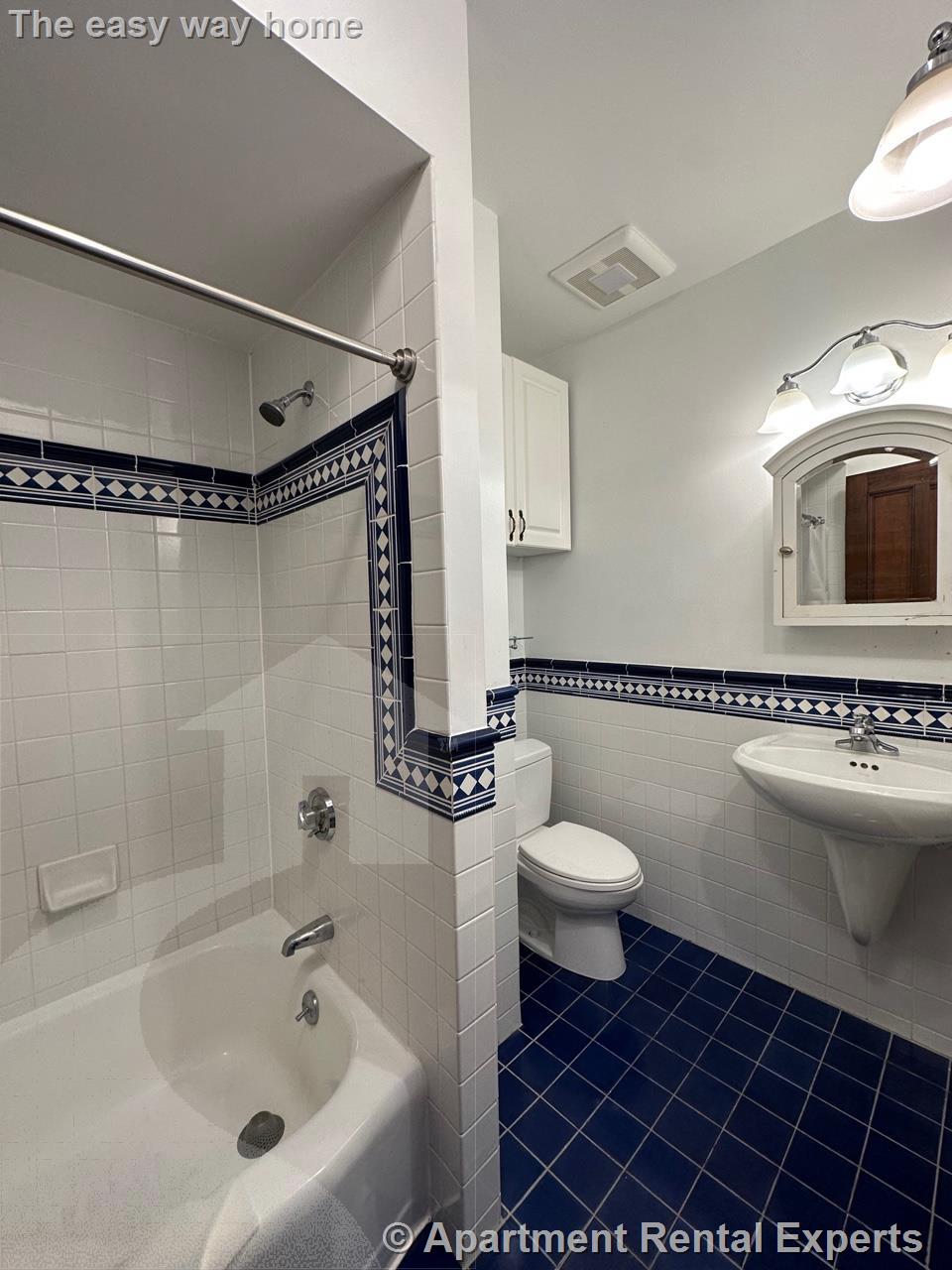 370 Marlborough St, Back Bay