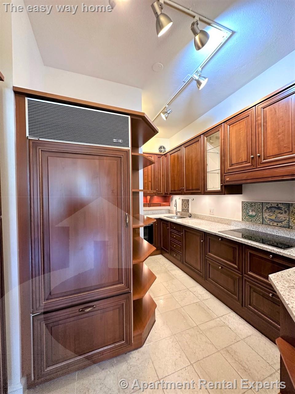 370 Marlborough St, Back Bay