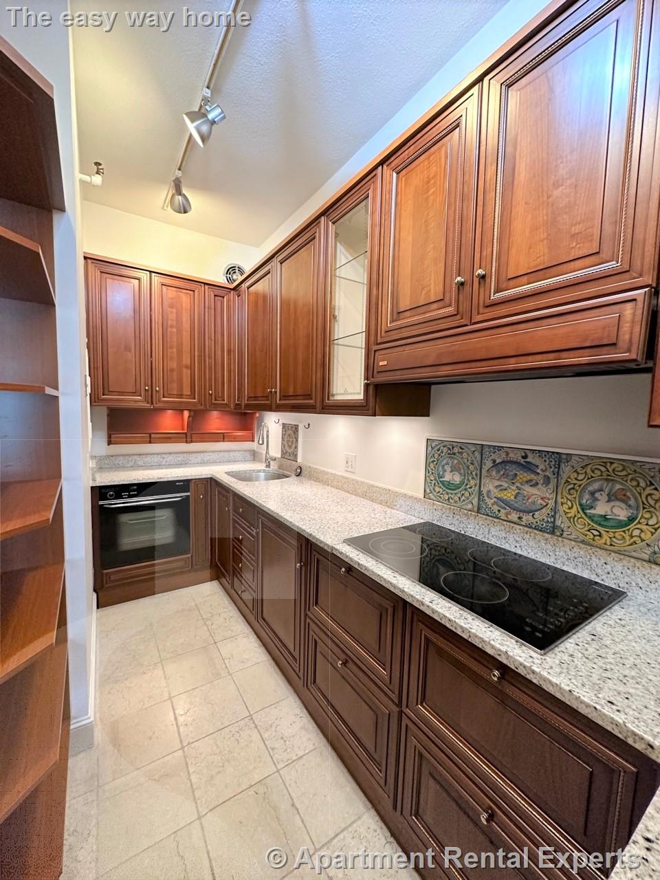 370 Marlborough St, Back Bay