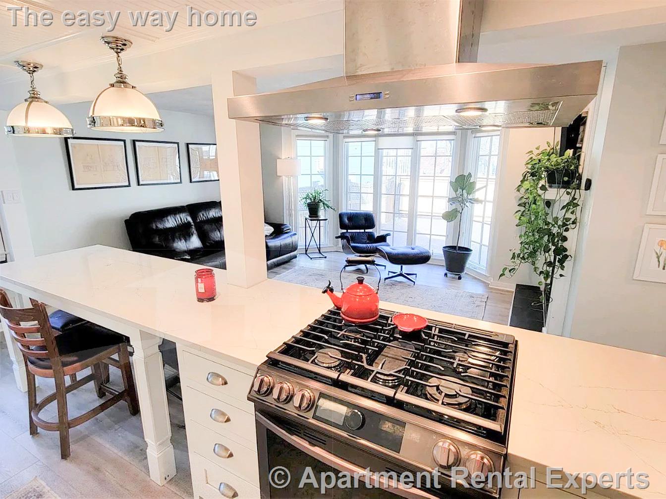 4R Day St, Davis Square