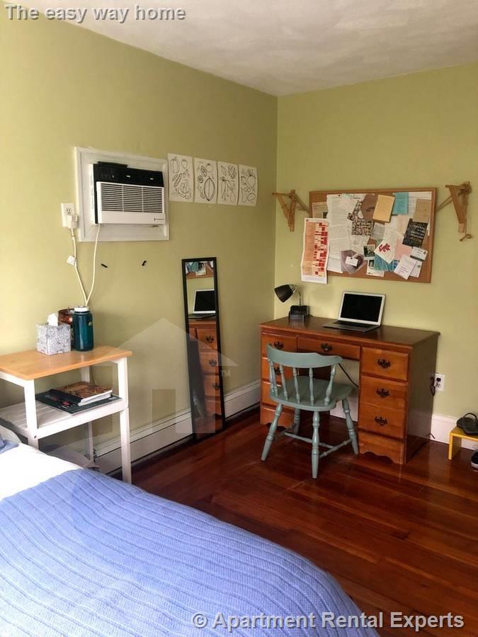 18 Maple Ave, West Medford