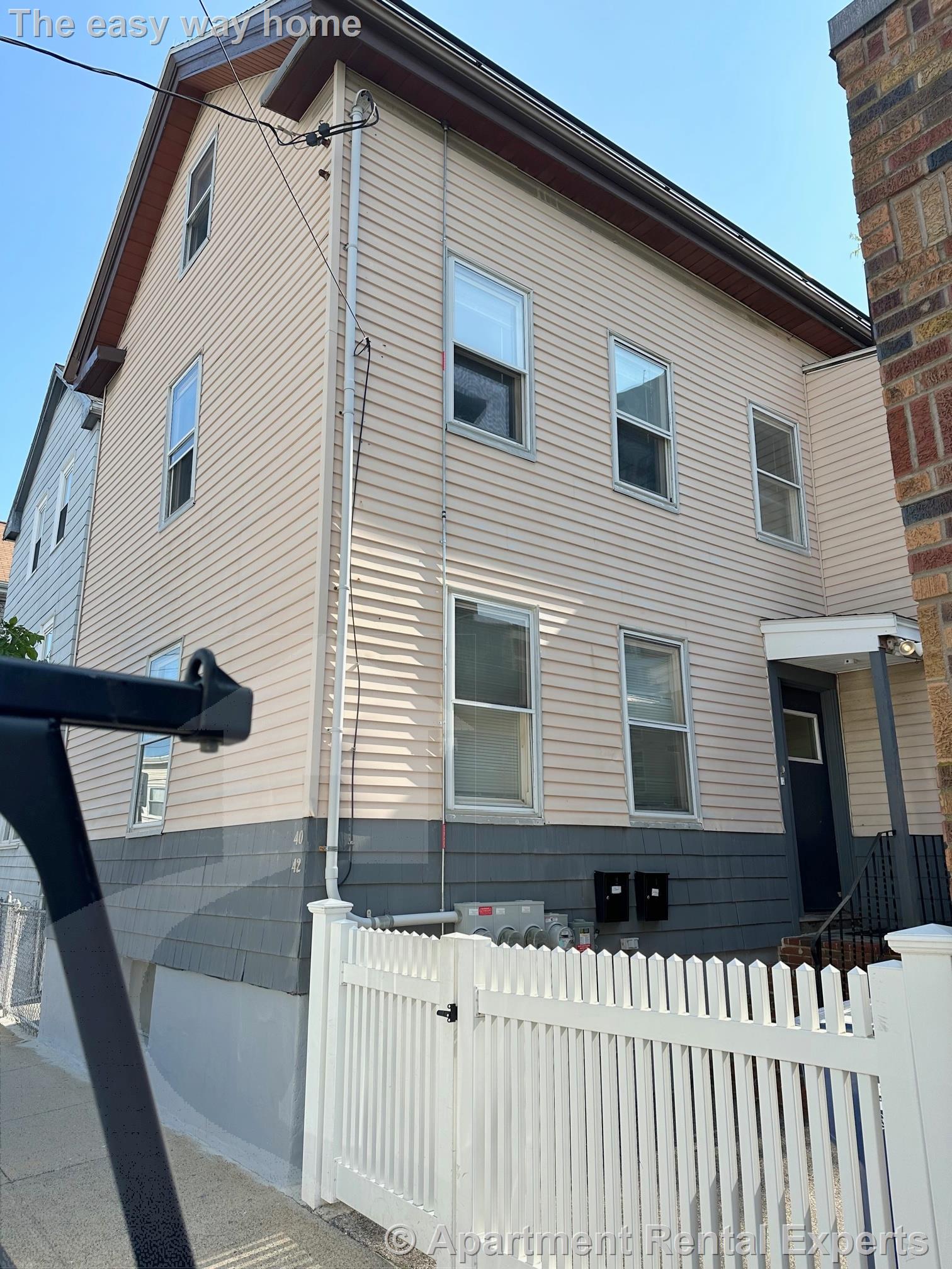 40-42 Warren St, East Cambridge