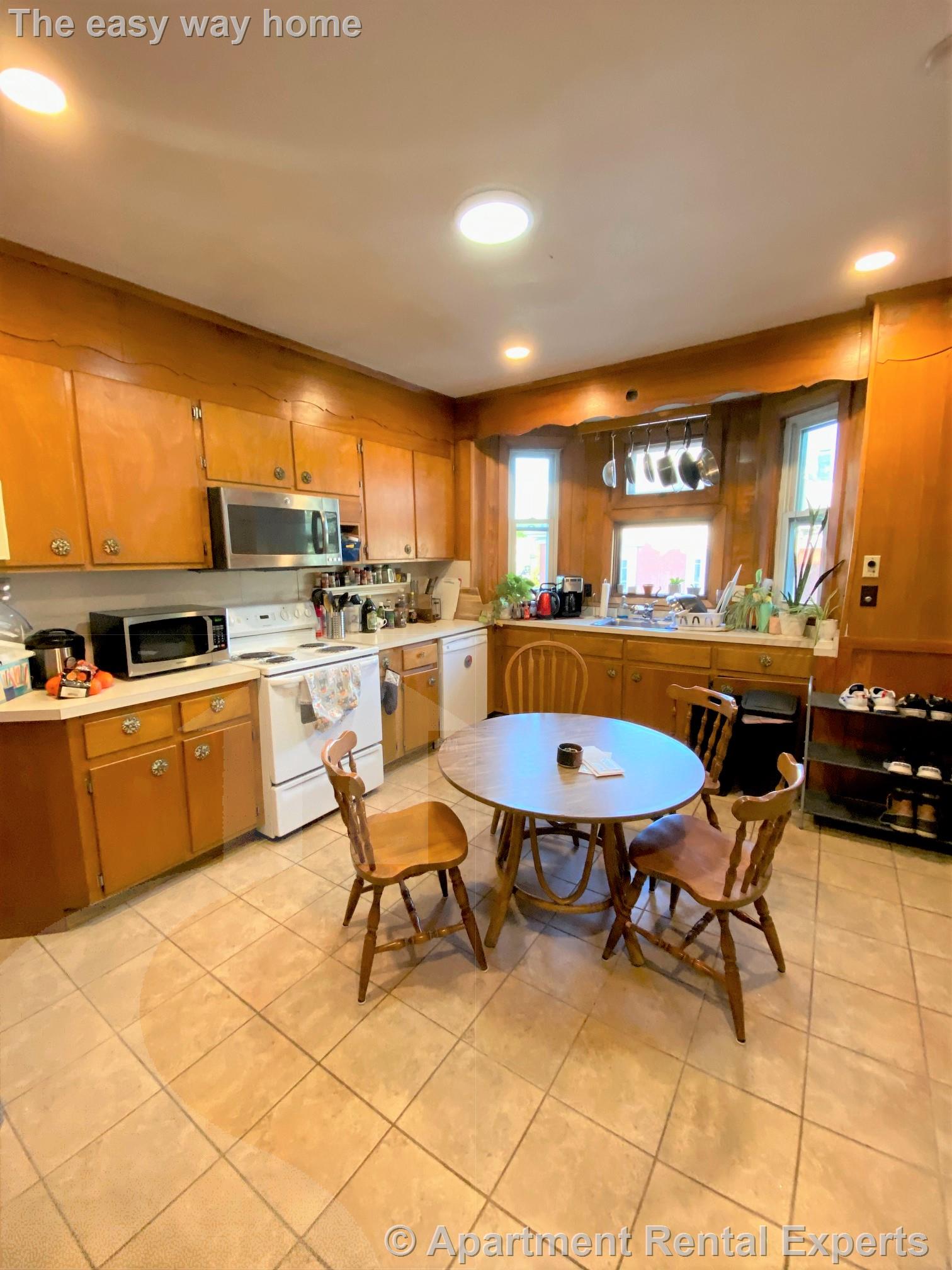 148 Broadway, East Somerville