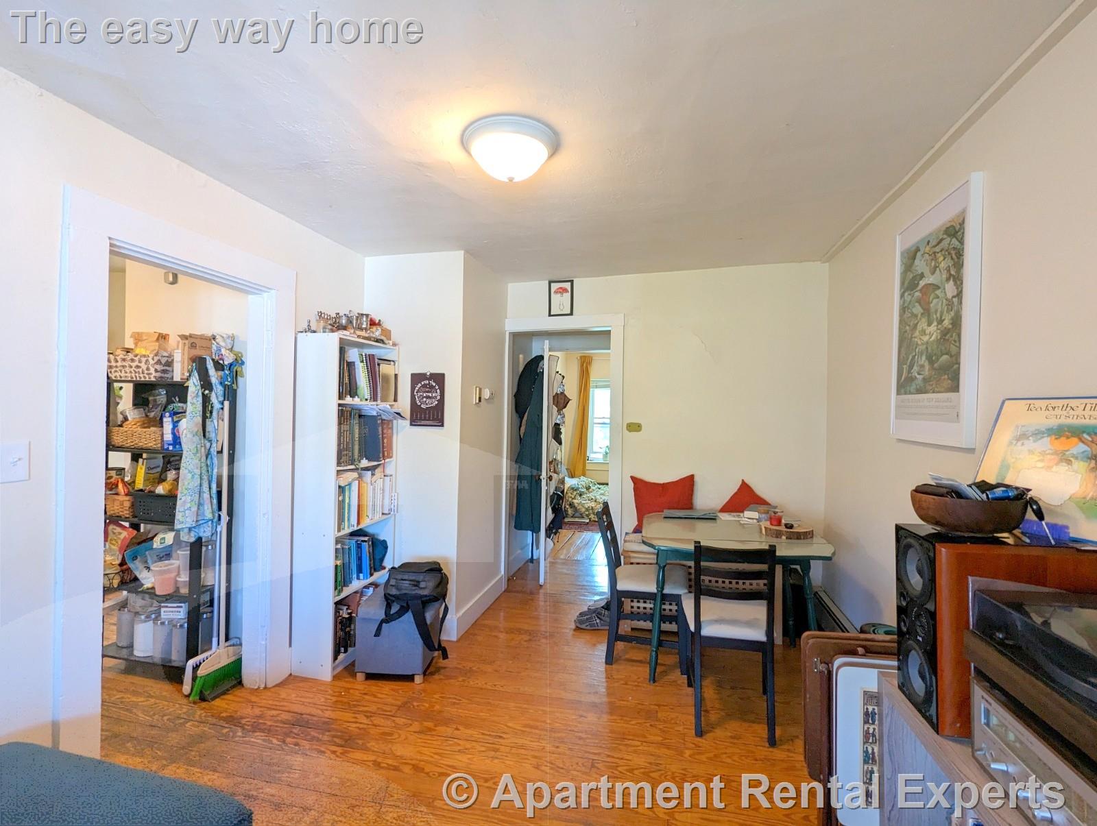 8 Evergreen Sq, Porter Square