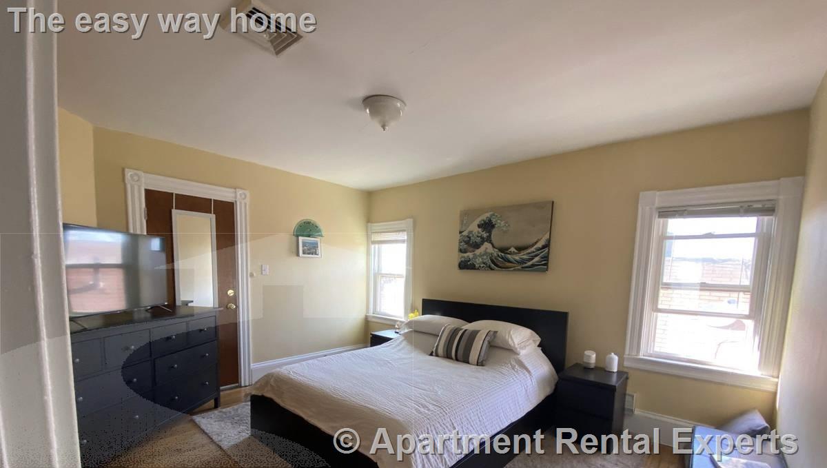 547 Broadway, Ball Square