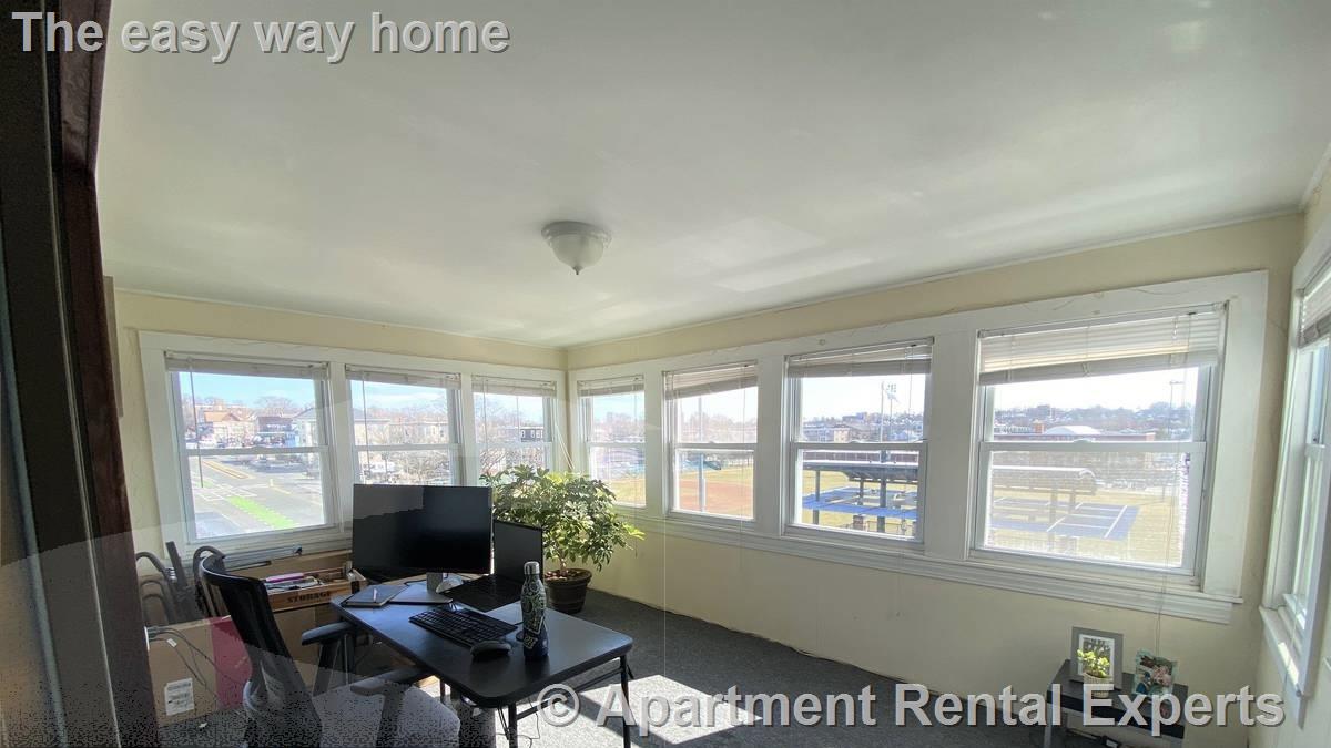 547 Broadway, Ball Square