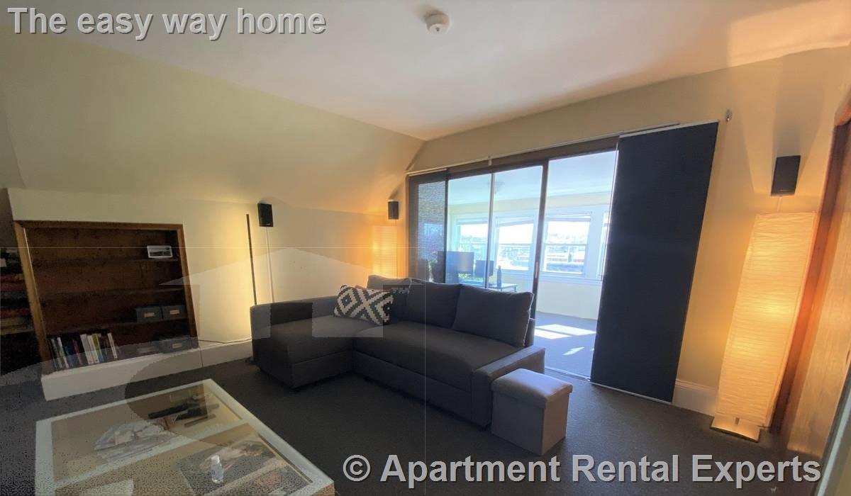 547 Broadway, Ball Square