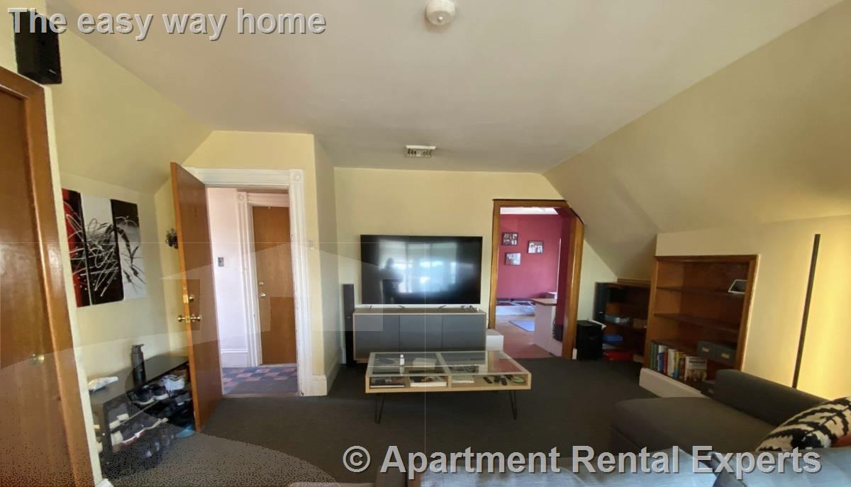 547 Broadway, Ball Square