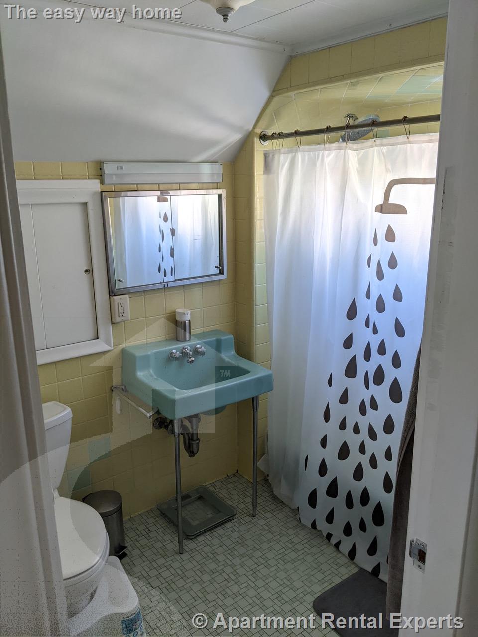 547 Broadway, Ball Square