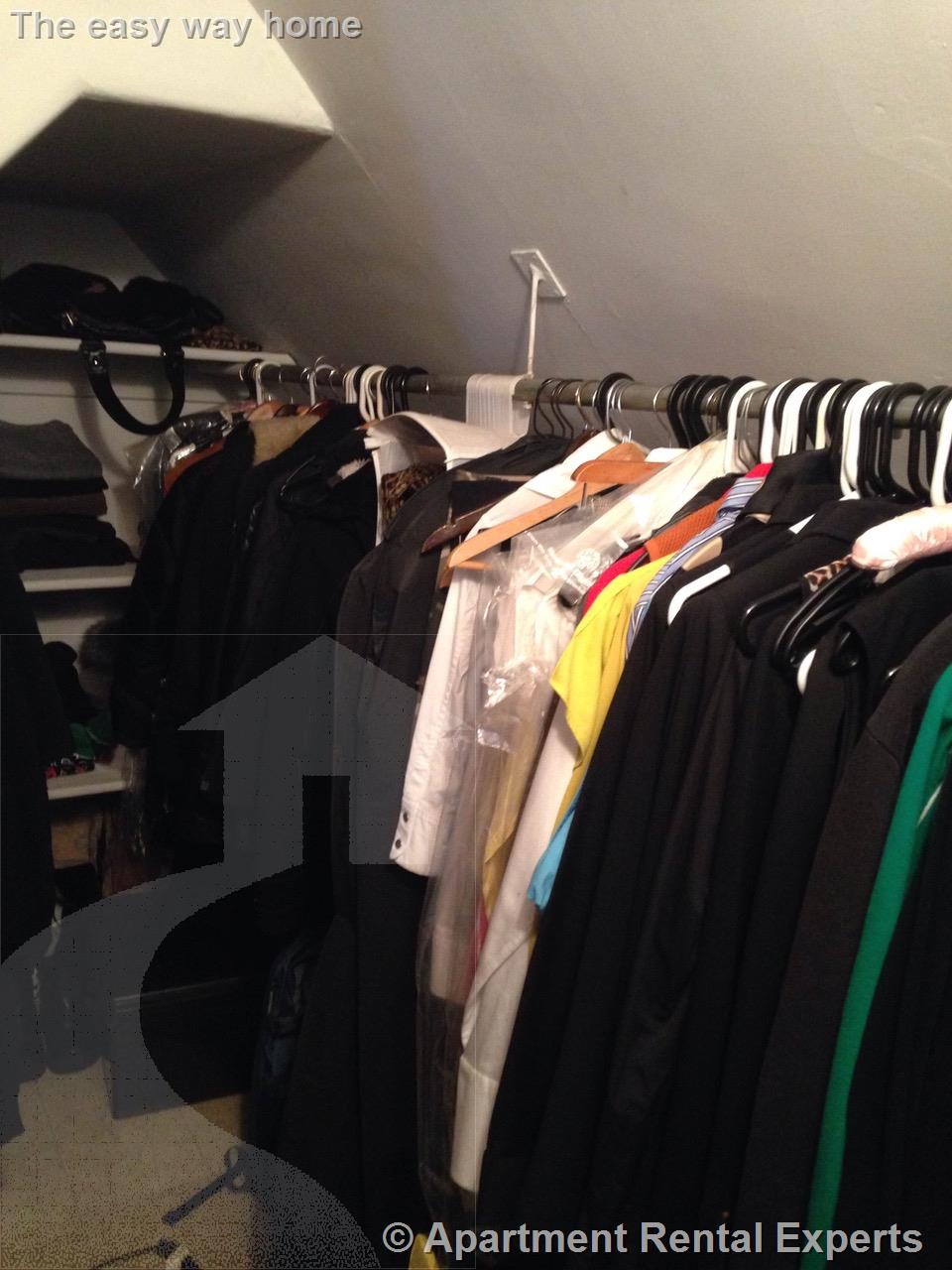 547 Broadway, Ball Square