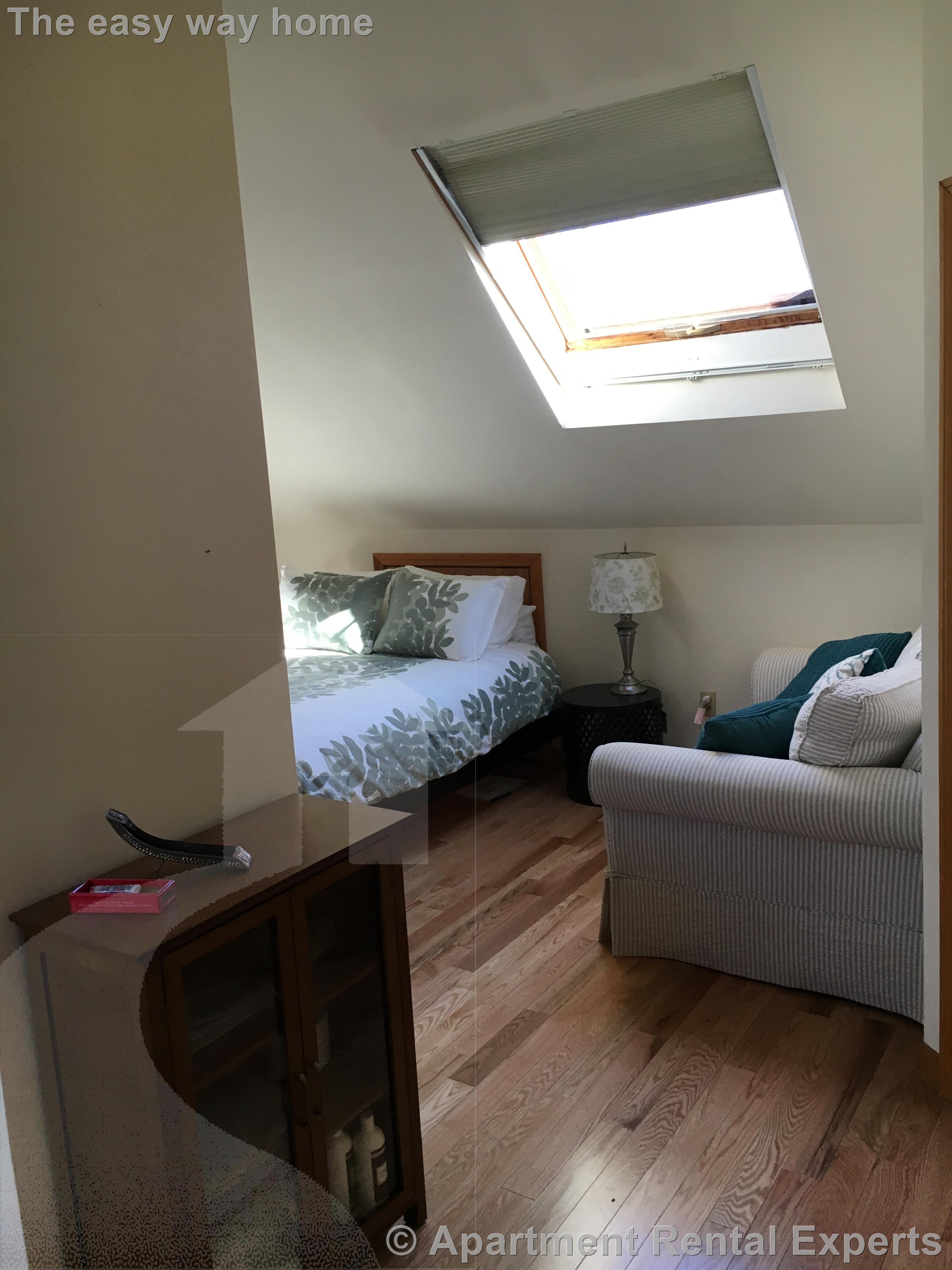 12 Lincoln Rd, Newtonville