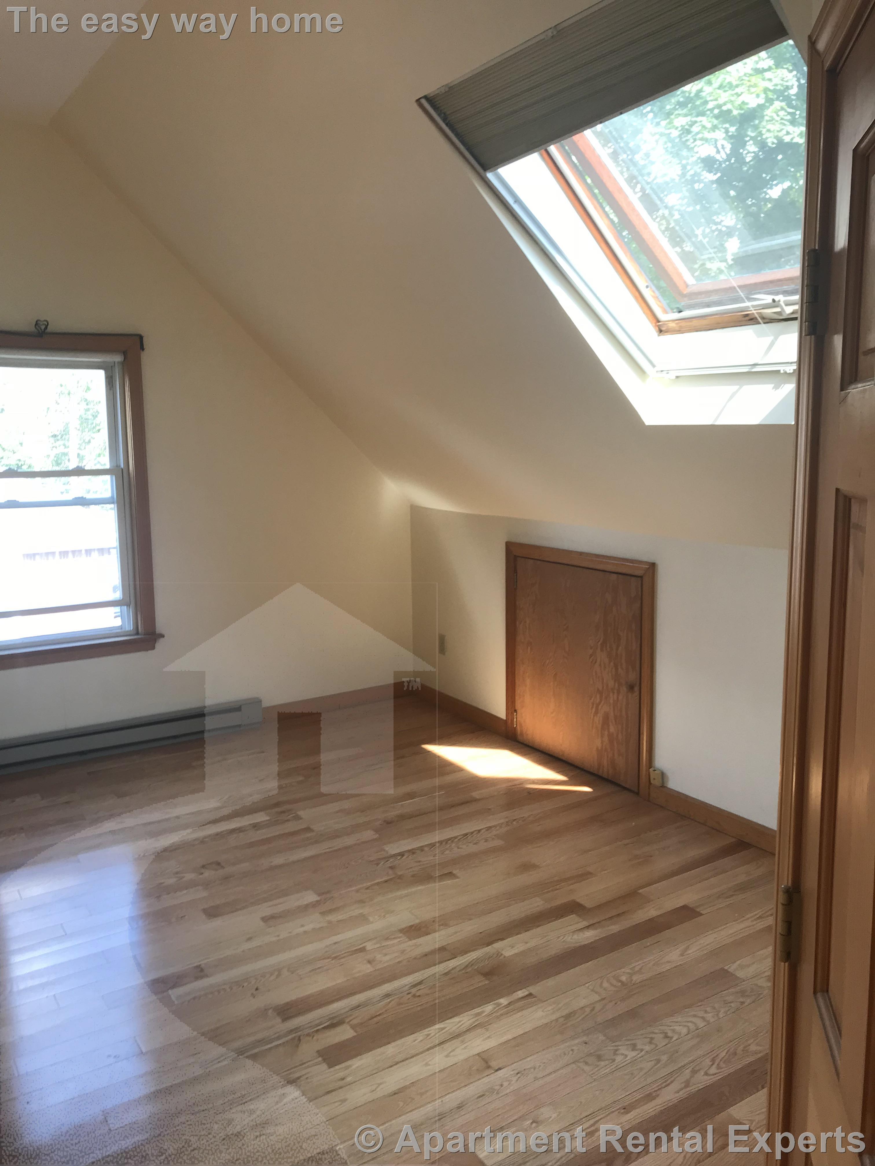 12 Lincoln Rd, Newtonville