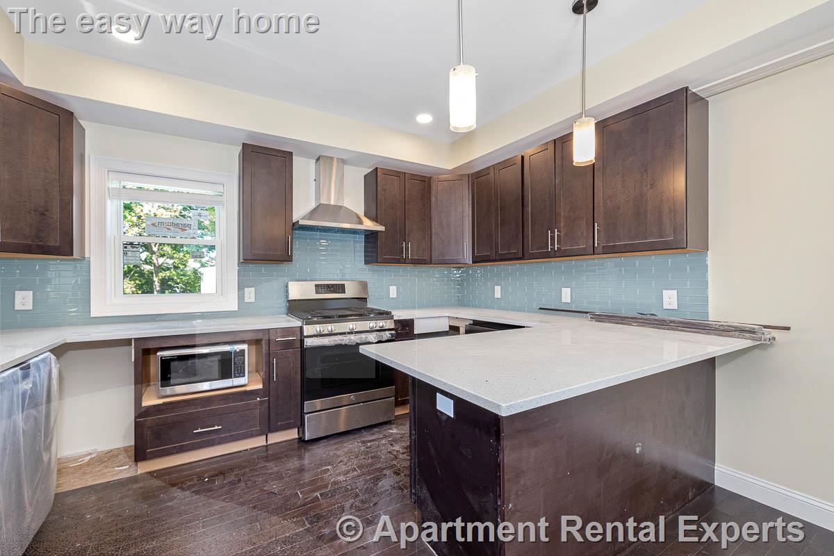 85 Fern Rd, Medford Square