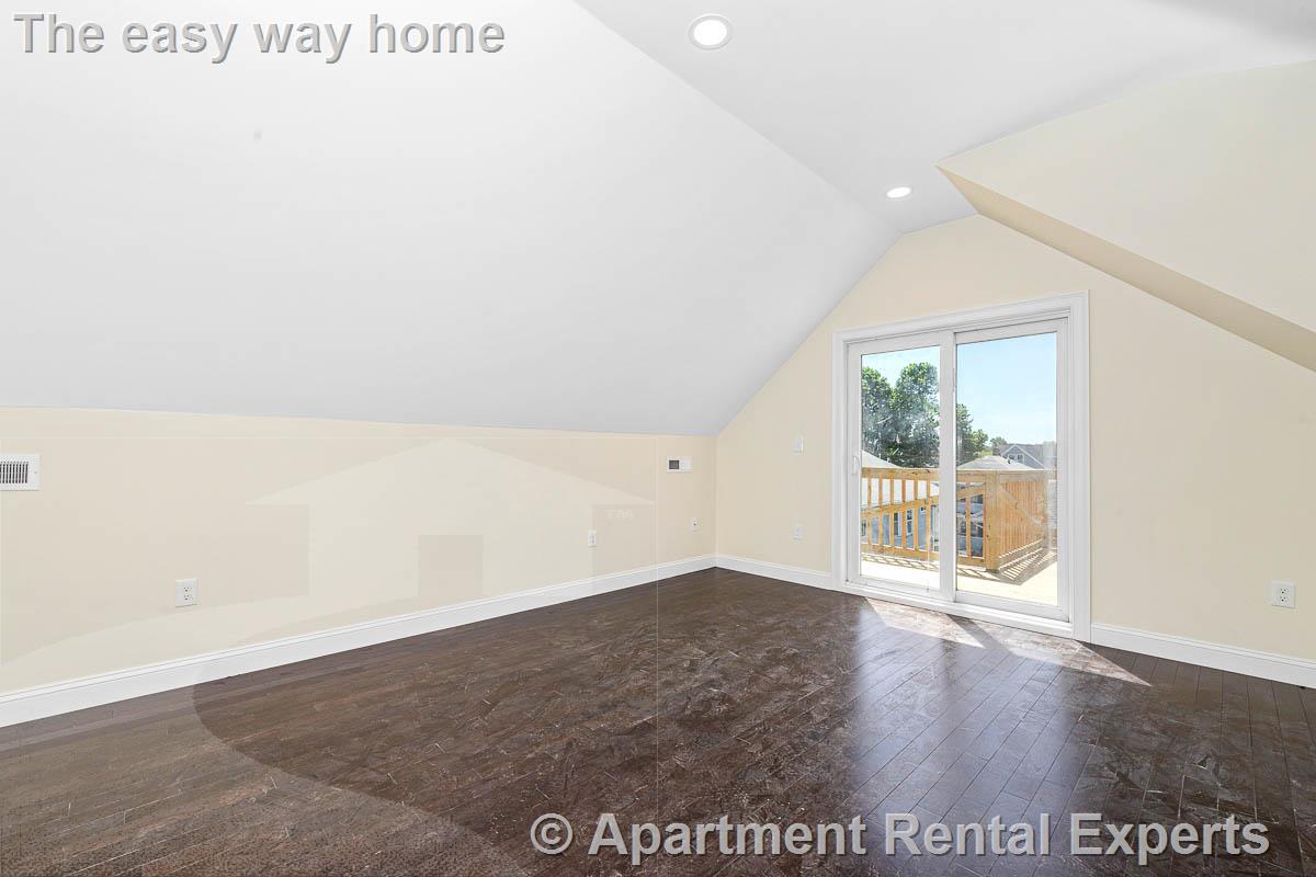 85 Fern Rd, Medford Square