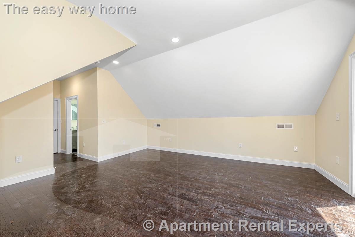 85 Fern Rd, Medford Square