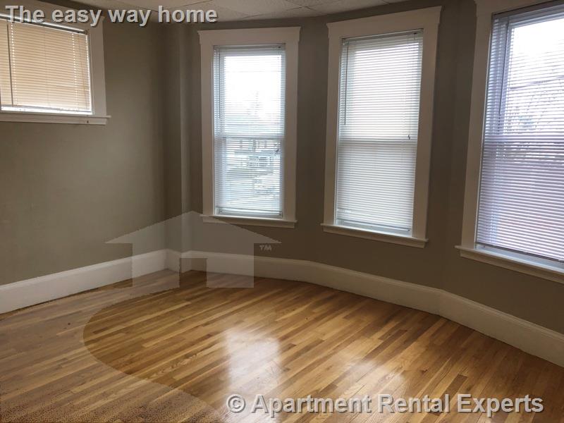 198 Washington St, Spring St. Area