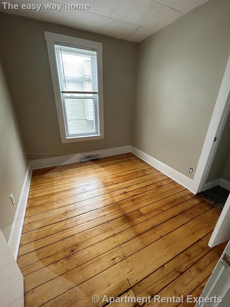 198 Washington St, Spring St. Area