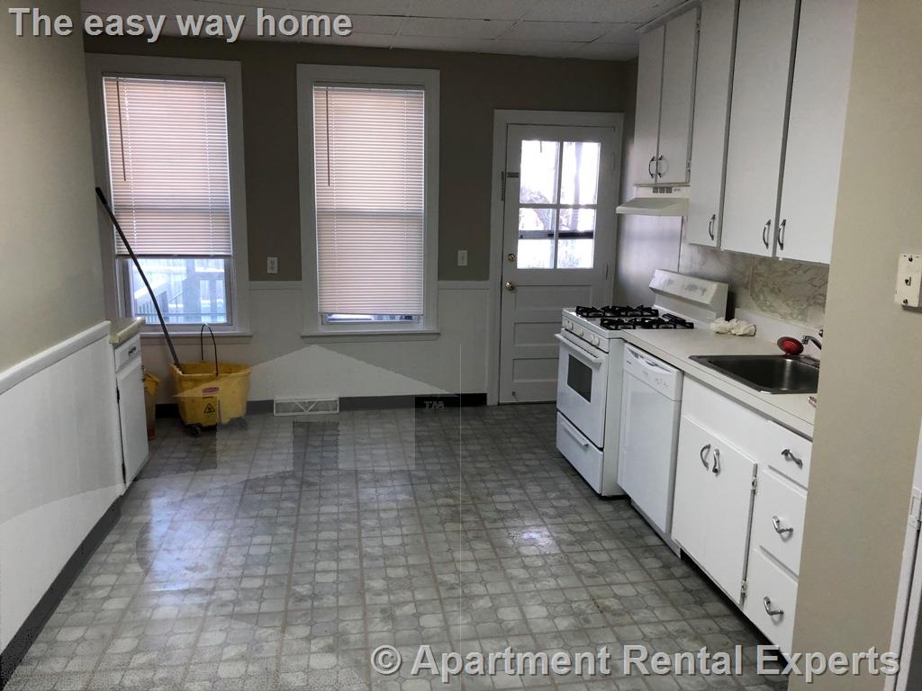 196 Washington St, Spring St. Area