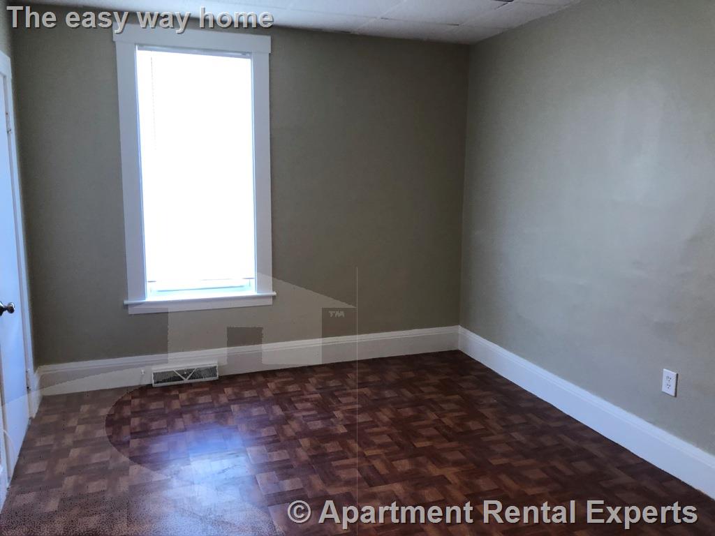 196 Washington St, Spring St. Area