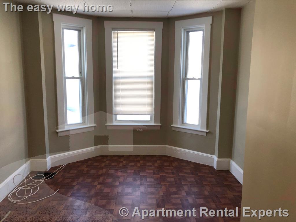 196 Washington St, Spring St. Area