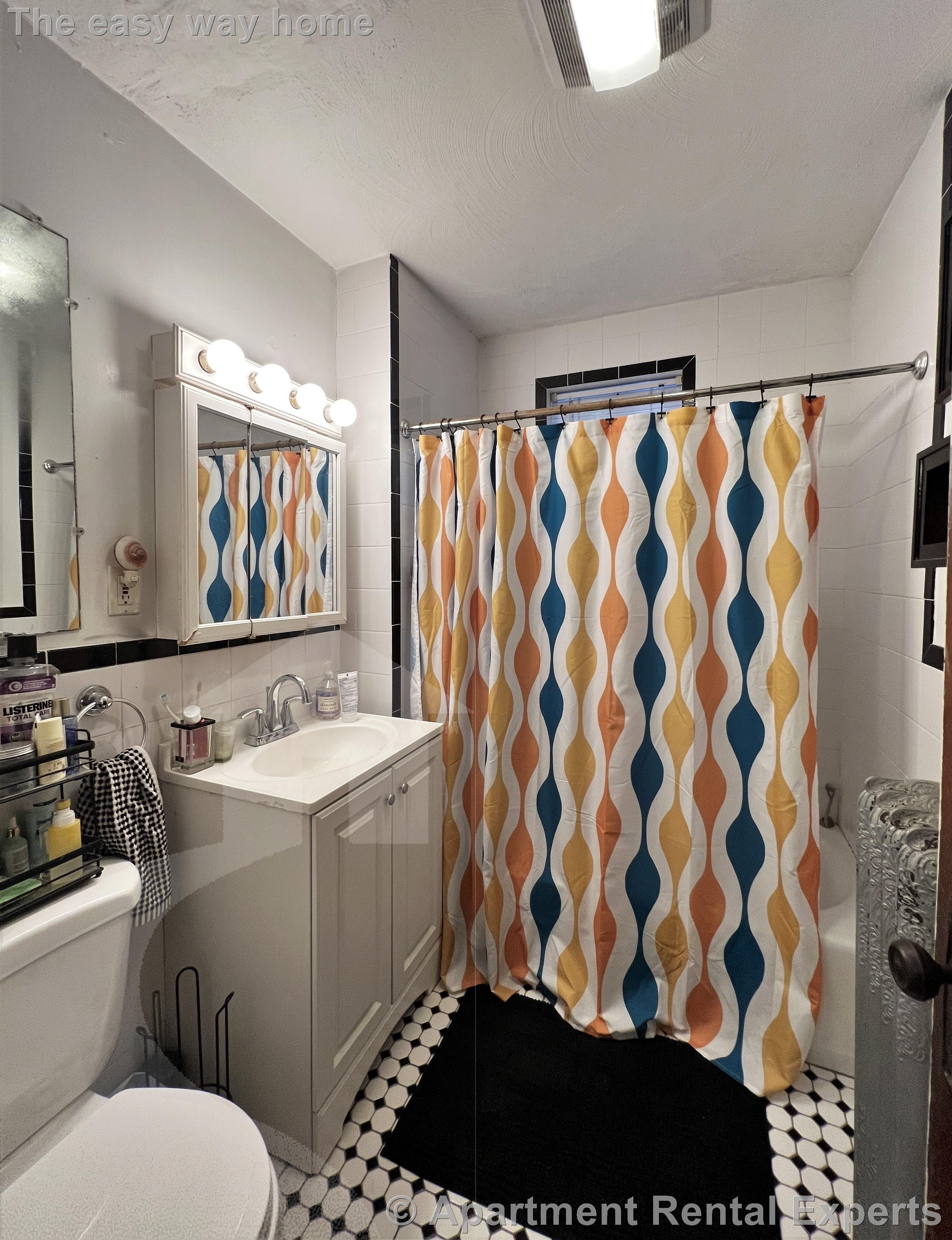 20 Moore St, Davis Square