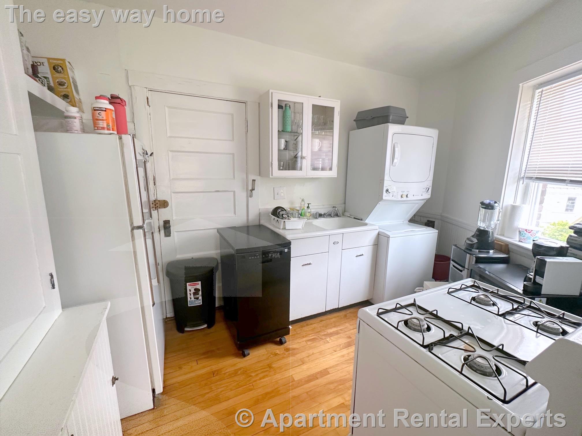 269 Huron Ave, Huron Village